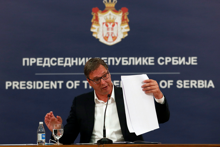 Днес в Сърбия се провеждат предсрочни парламентарни и редовните президентски